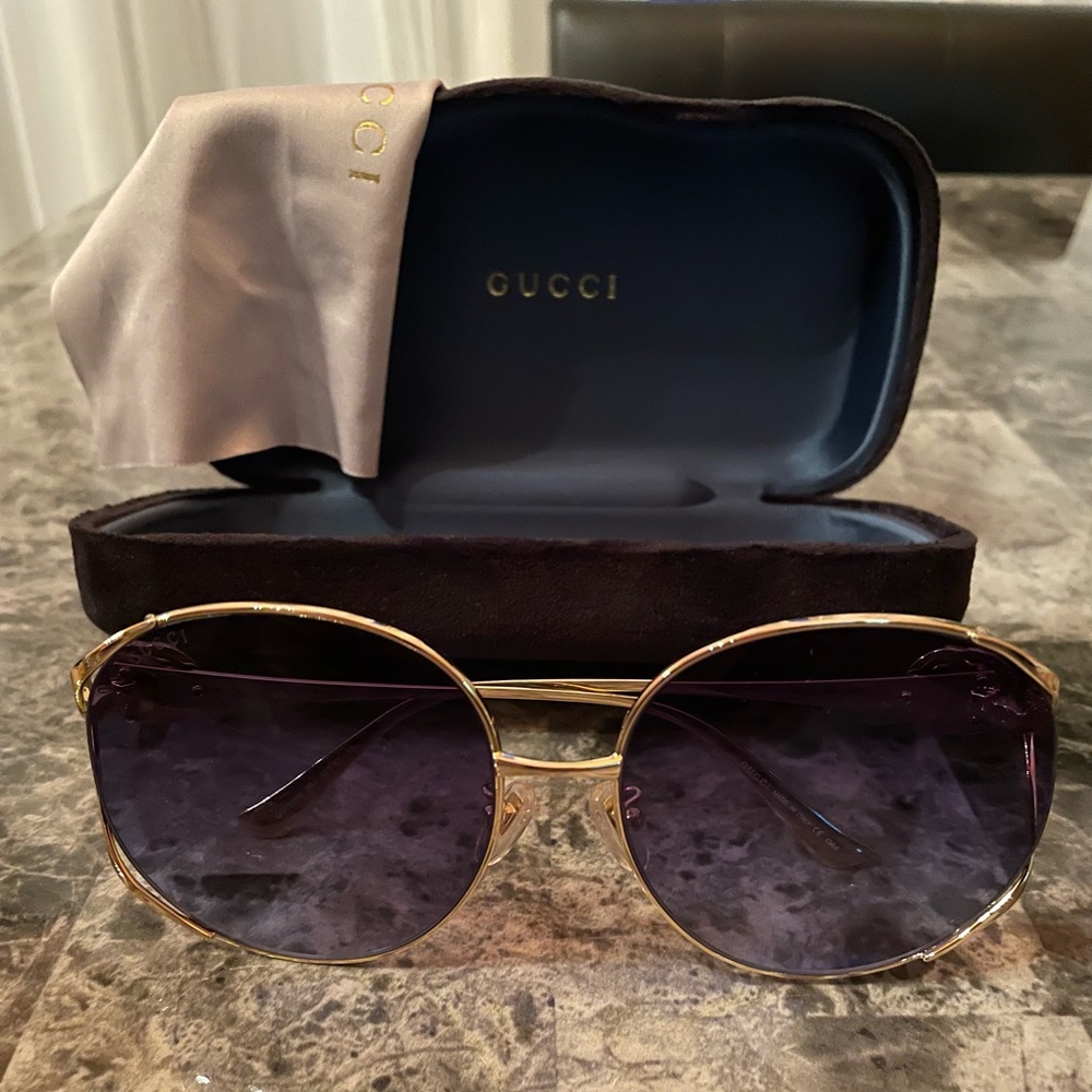 Gucci oversized sunglasses